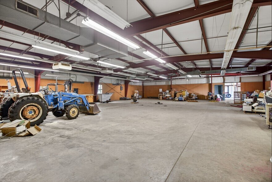 More Photos Of 52 Mid Valley Ln, Verona Warehouse For Sale