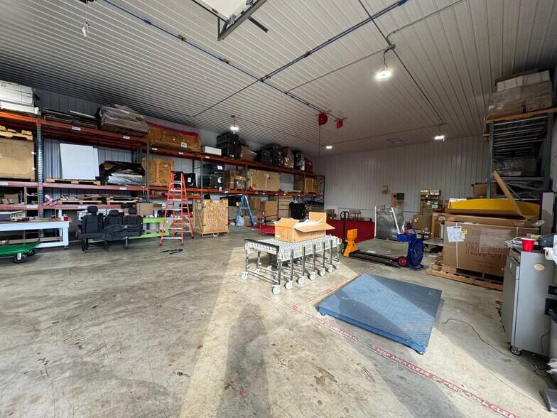 More Photos Of 1541 S Calumet Rd, Chesterton Warehouse For Lease