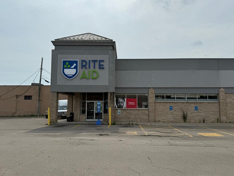 More Photos Of 350 Niagara St, Buffalo Drugstore For Lease