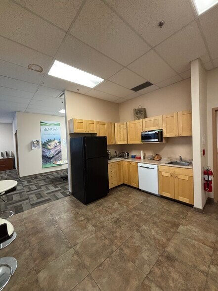 More Photos Of 10672 46th St SE, Calgary Light Distribution For Sale