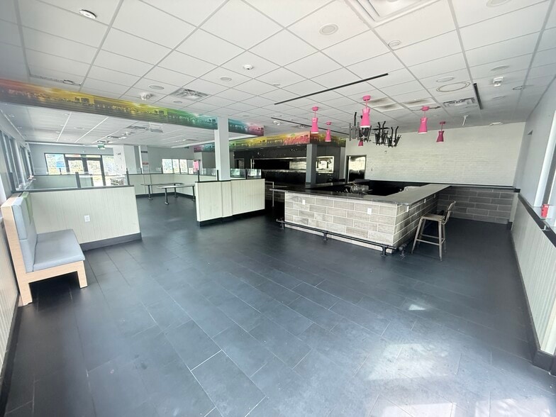 More Photos Of 5320 N Orange Blossom Trl, Orlando Restaurant For Sale