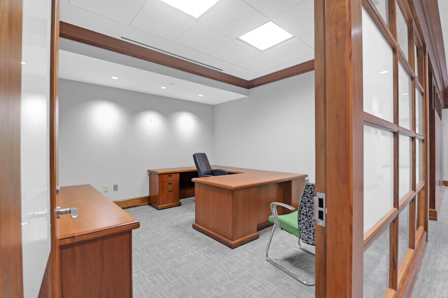 More Photos Of 40 Calhoun St, Charleston Office For Lease