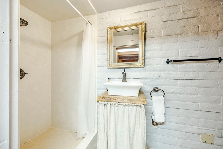 More Photos Of 1820 E 28th Ave, Eugene Multifamily For Sale