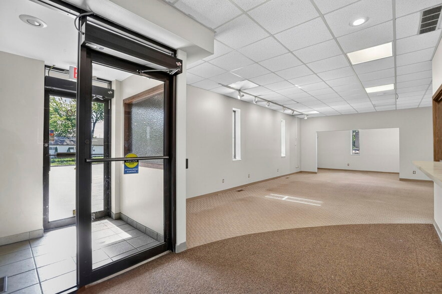 More Photos Of 3900 E Livingston Ave, Columbus Medical For Sale