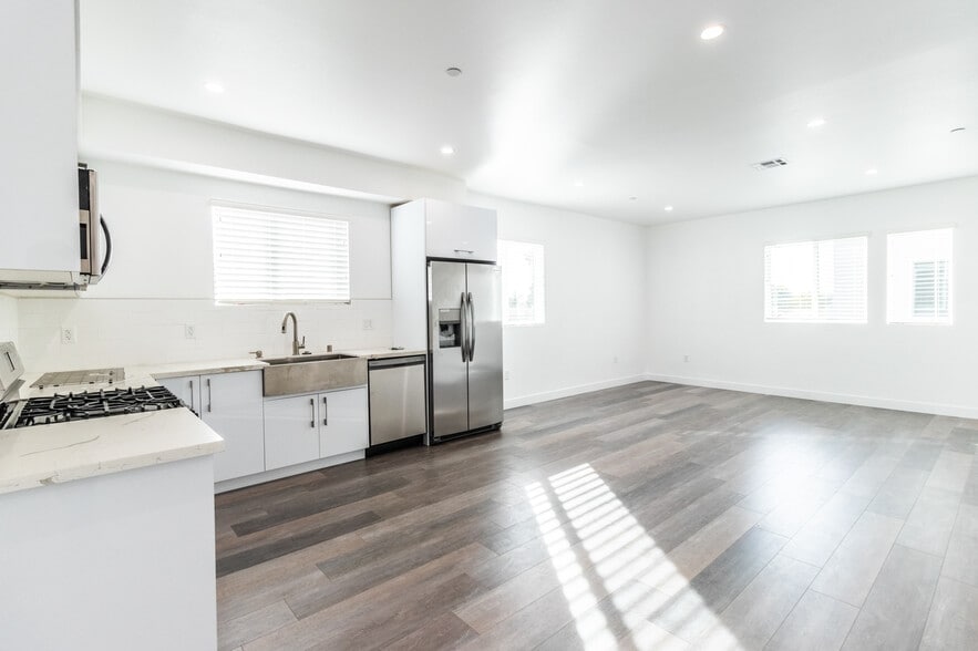 More Photos Of 1818 Thurman Ave, Los Angeles Apartments For Sale