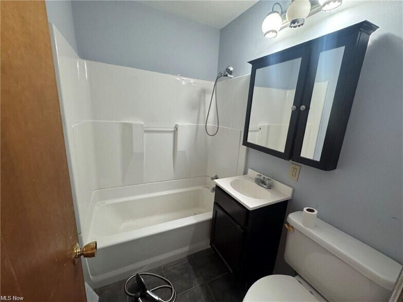 More Photos Of 3043 Niles Rd SE, Warren Multifamily For Sale