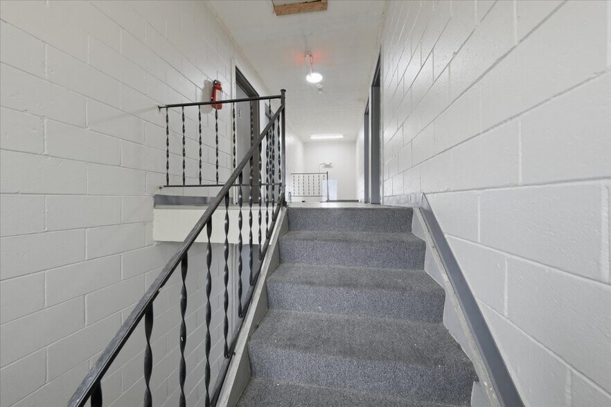More Photos Of 1209 W Galbraith Rd, Cincinnati Apartments For Sale