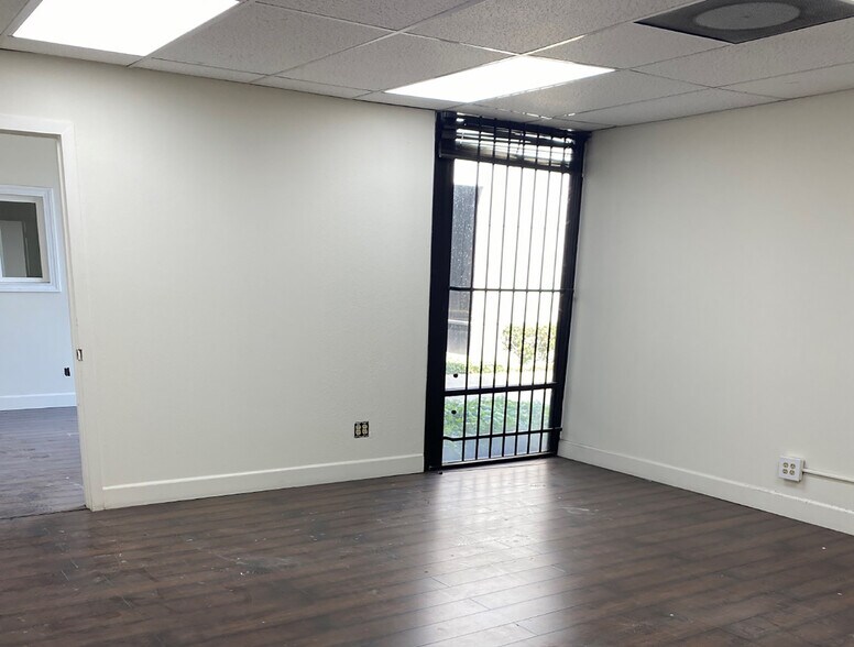 More Photos Of 177 Atlantic St, Pomona Warehouse For Sale