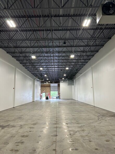 More Photos Of 153 Northboro Rd, Southborough Light Distribution For Lease