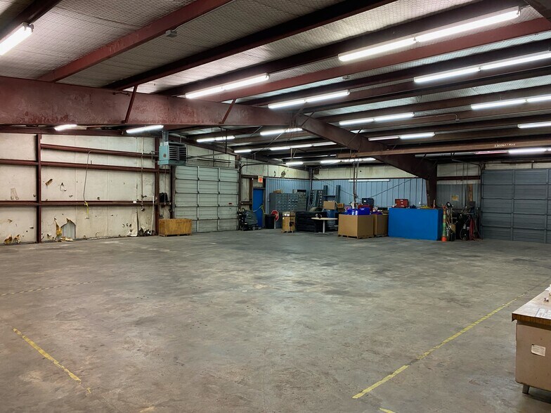 More Photos Of 2828 3rd Ave South, Texas City Warehouse For Lease