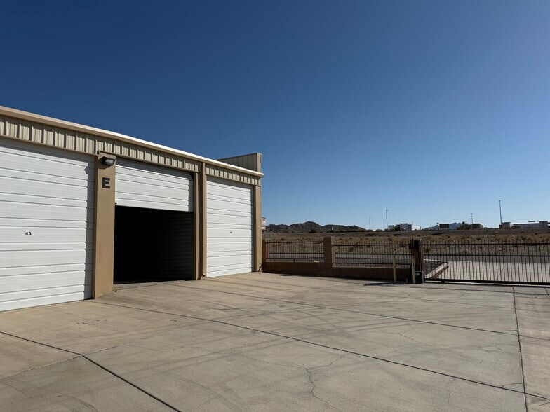 More Photos Of 14860 Admission wy Unit 44 Way, Lake Havasu City Specialty For Sale