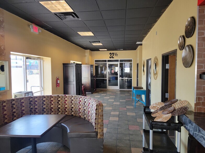 More Photos Of 186 N Grand Ave, Nogales Restaurant For Lease