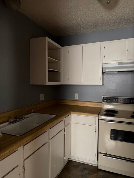 More Photos Of 2007 NW Lindy Ave, Lawton Apartments For Sale