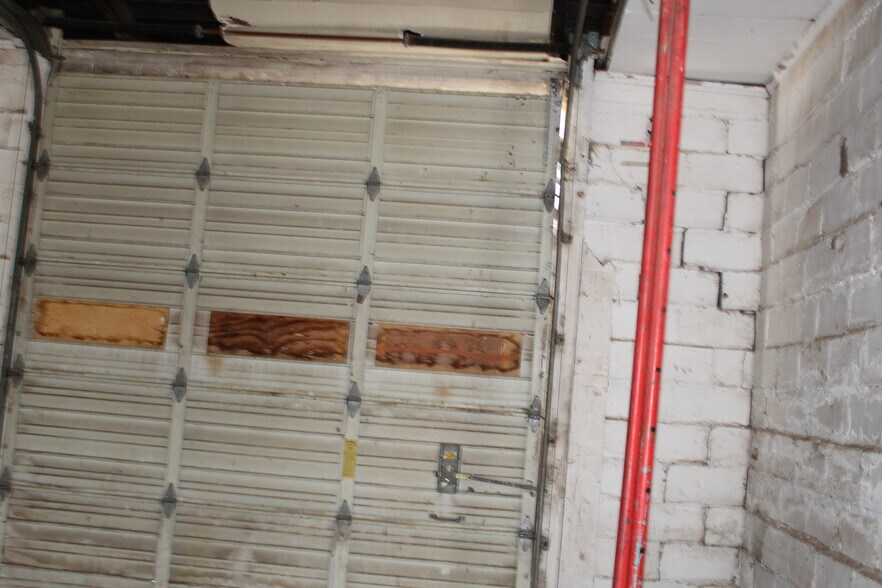 More Photos Of 1871 Elm, Waynoka Sports And Entertainment For Sale