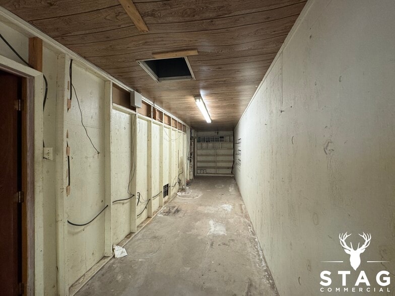 More Photos Of 318 Dallas Dr, Denton Warehouse For Lease