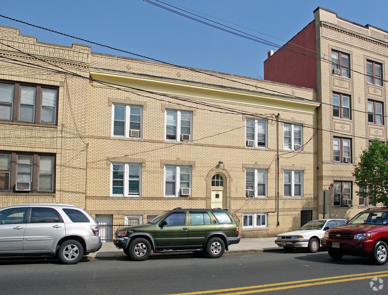 Primary Photo Of 340 Anderson Ave, Cliffside Park Apartments For Sale