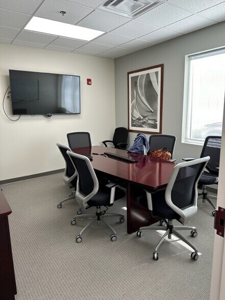 More Photos Of 175 Washington St, Norwell Light Distribution For Lease