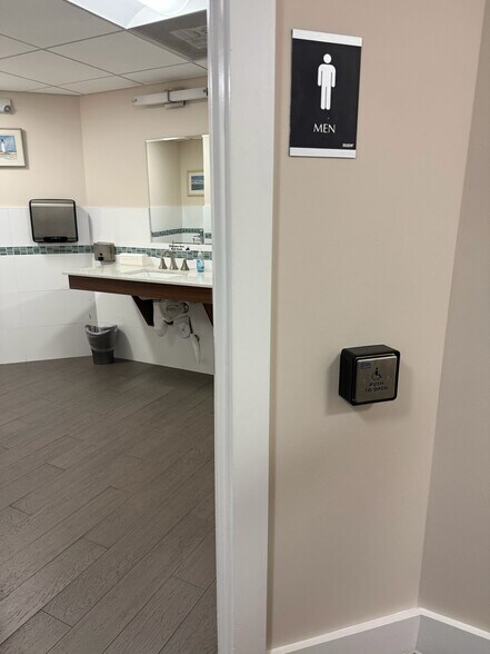 More Photos Of 4770 Biscayne Blvd, Miami Office Residential For Sale