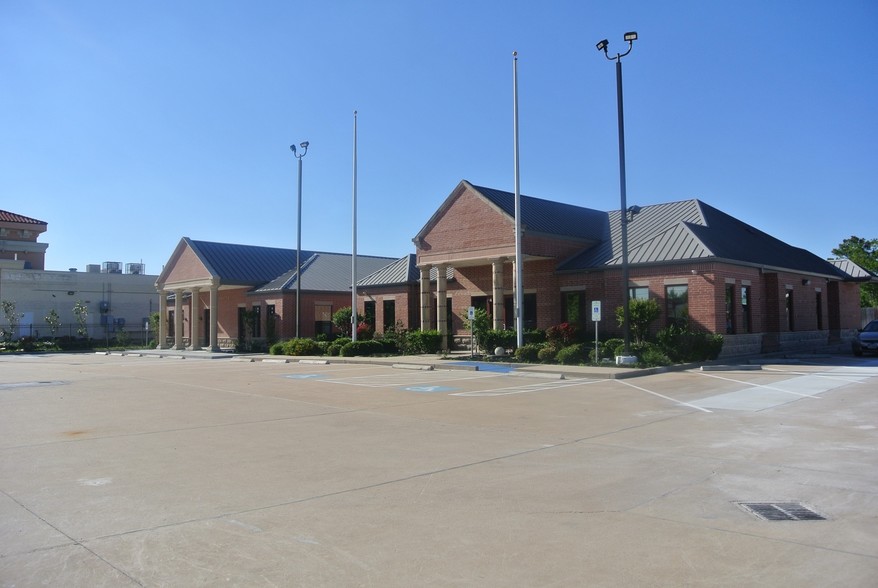 Primary Photo Of 12112 Bellaire Blvd, Houston Medical For Lease