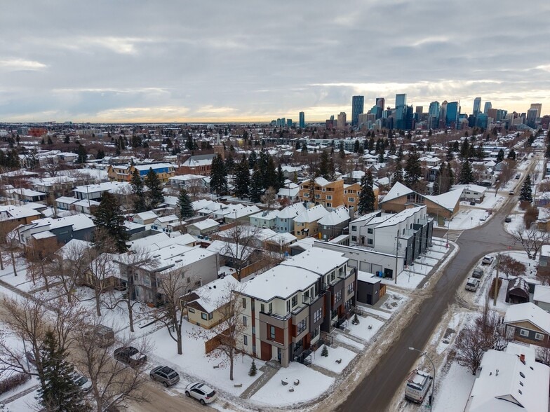 More Photos Of 2124 7 St NW, Calgary Apartments For Sale