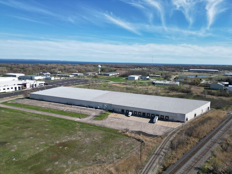 Primary Photo Of 2435 Schultz Rd, Neenah Warehouse For Lease