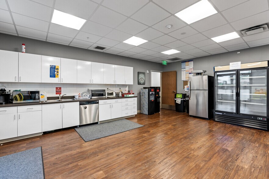 More Photos Of 1403-1405 W 2200 S, Salt Lake City Office For Lease