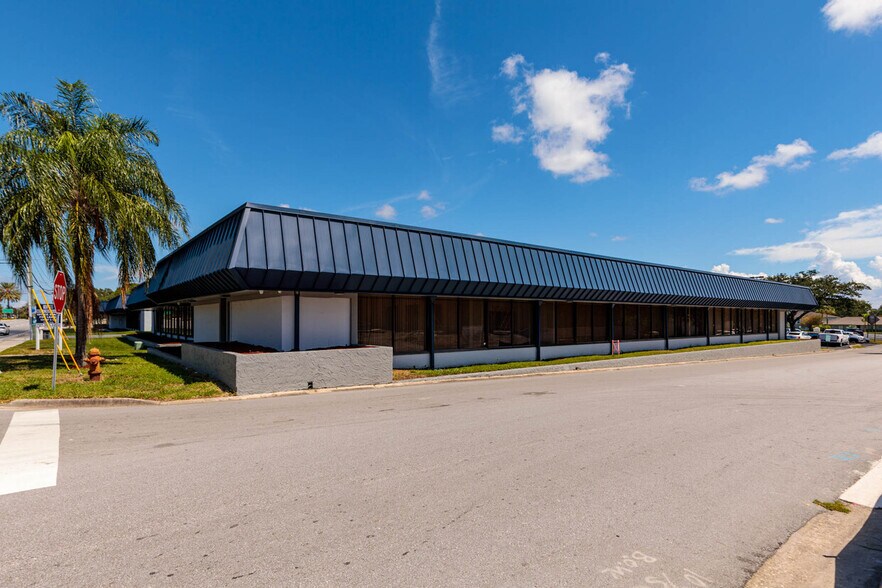 Primary Photo Of 1301 Seminole Blvd, Largo Medical For Lease