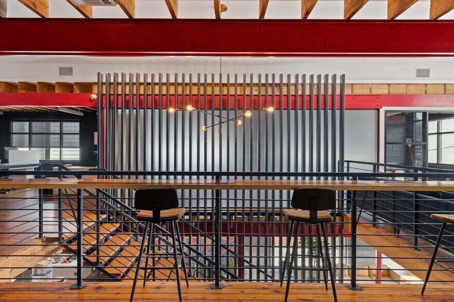 More Photos Of 2810 S 1st St, Austin Office For Lease