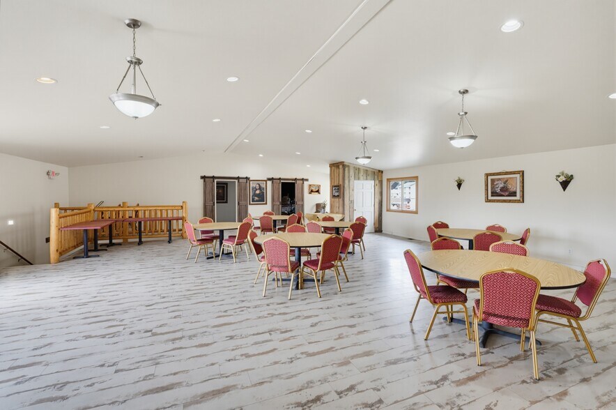More Photos Of 158 Museum Dr, Hill City Restaurant For Sale