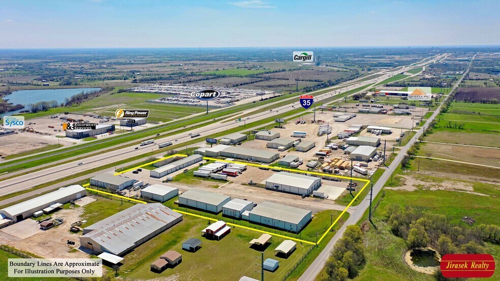 More Photos Of 7766 N Interstate Hwy 35, Temple Warehouse For Lease
