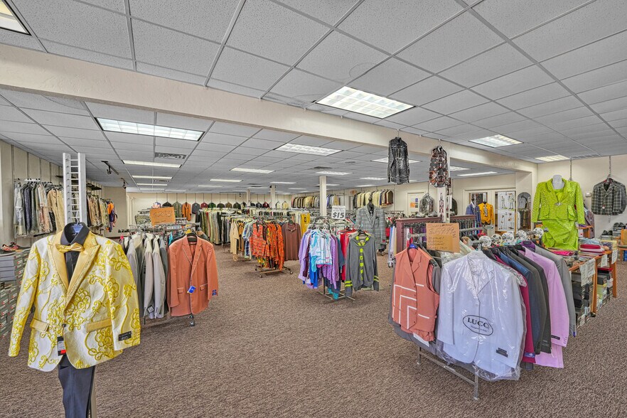 More Photos Of 2126 W Gore Blvd, Lawton Freestanding For Lease