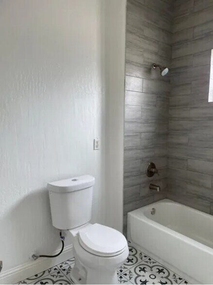 More Photos Of 609-611 16th St, Sacramento Apartments For Sale