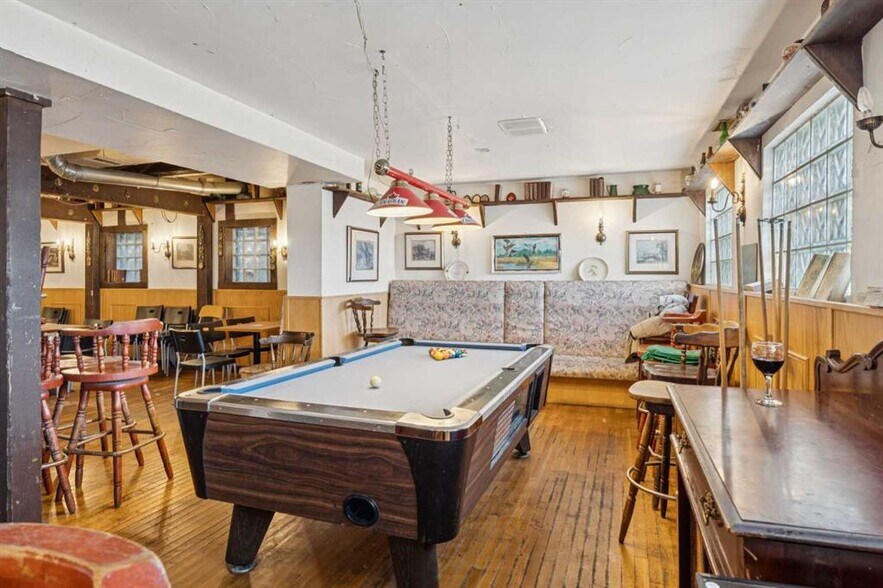 More Photos Of 5340 2 St SW, Calgary Flex For Sale