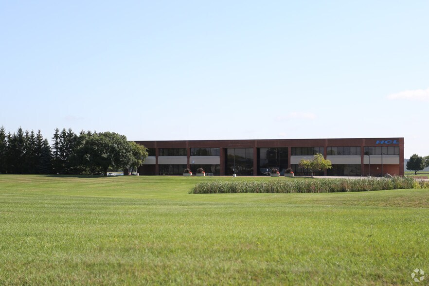 More Photos Of 1410 Mitcheldean Dr, Webster Office For Lease