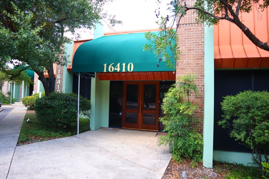 More Photos Of 16410 Blanco Rd, San Antonio Office For Lease