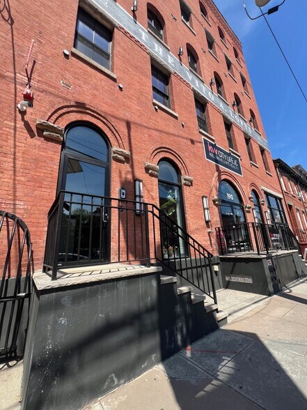 More Photos Of 190 Christopher Columbus Dr, Jersey City Office Residential For Lease