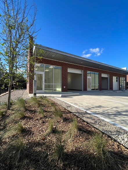 More Photos Of 4480 Alpha Rd, Dallas Flex For Lease