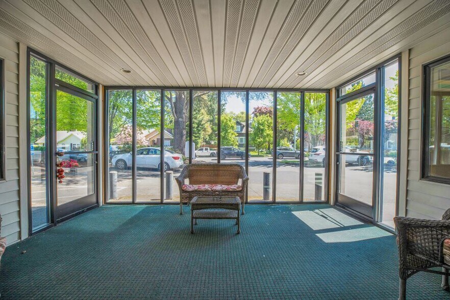 More Photos Of 1904 Elm St, Forest Grove Medical For Sale