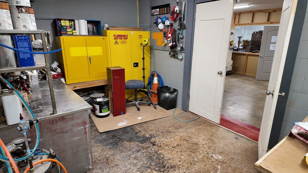 More Photos Of 5467 N Main St, Joplin Freestanding For Sale