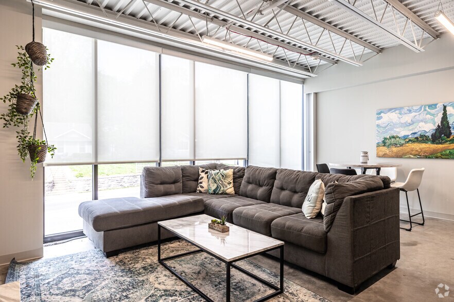 More Photos Of 603 East St, Parkville Multifamily For Sale