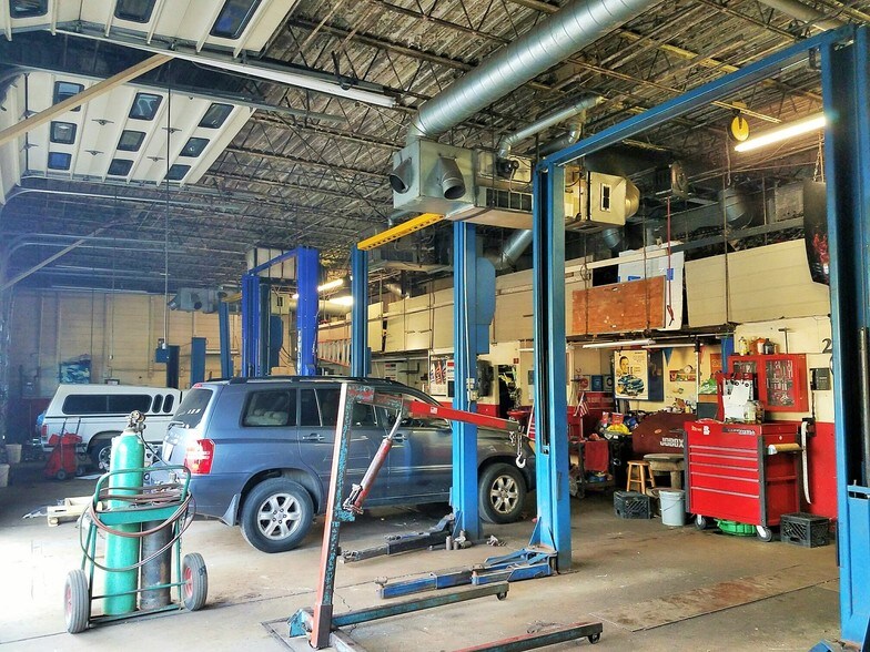 More Photos Of 12535 S Halsted St, Chicago Auto Repair For Sale