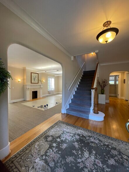 More Photos Of 1320 Chemeketa St NE, Salem Office For Sale