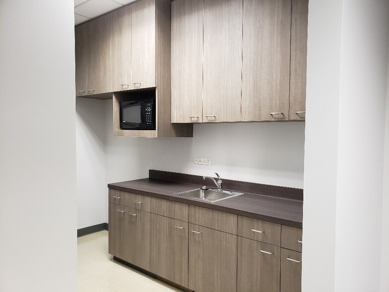 More Photos Of 4200 Concours, Ontario Office For Lease