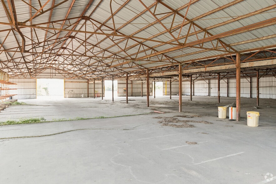 More Photos Of 4812 Gulf Fwy, Houston Warehouse For Sale