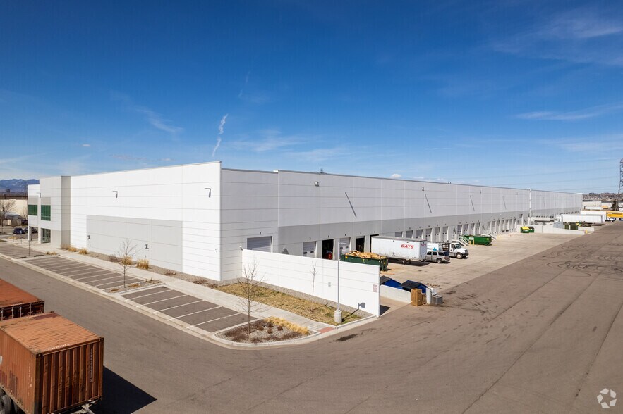 More Photos Of 6030 Washington St, Denver Warehouse For Lease