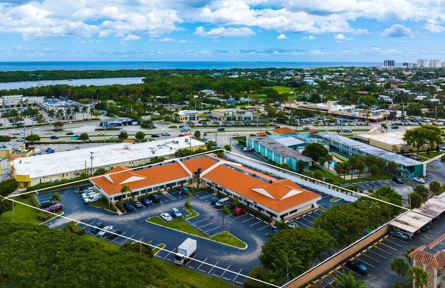 More Photos Of 450 NE 20th St, Boca Raton General Retail For Lease