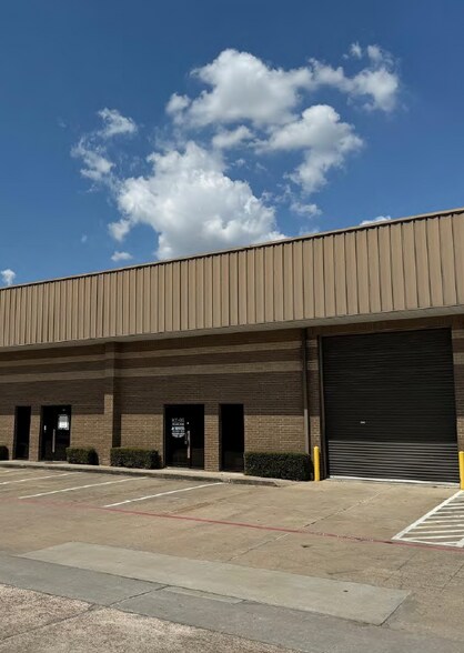 More Photos Of 5829 W Sam Houston Pky N, Houston Light Distribution For Lease