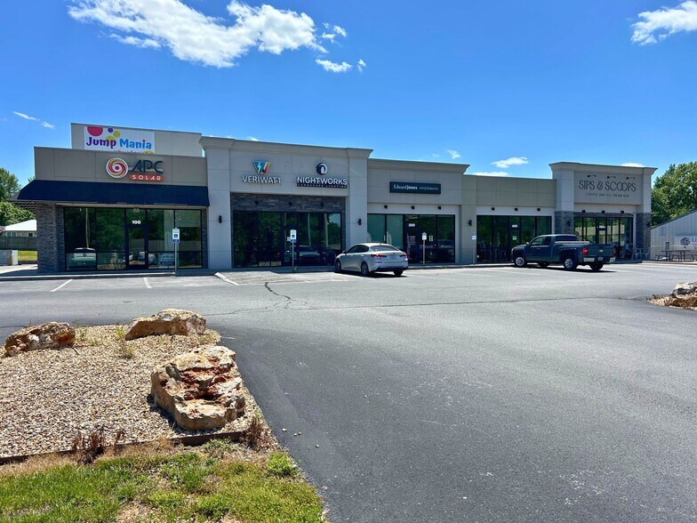 Primary Photo Of 3202 W Republic Rd, Springfield General Retail For Lease