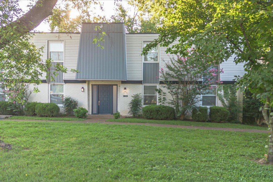 More Photos Of 126 Walton Ferry Rd, Hendersonville Apartments For Sale