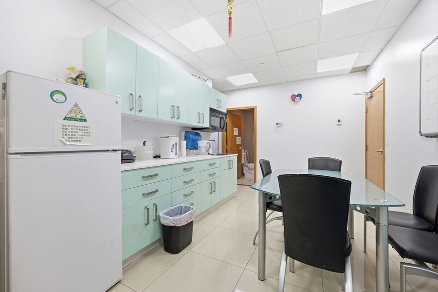 More Photos Of 139 Centre St, New York Medical For Sale